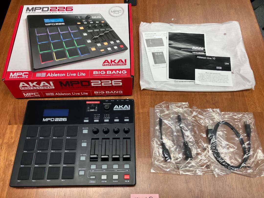 AKAI MPD226 ①