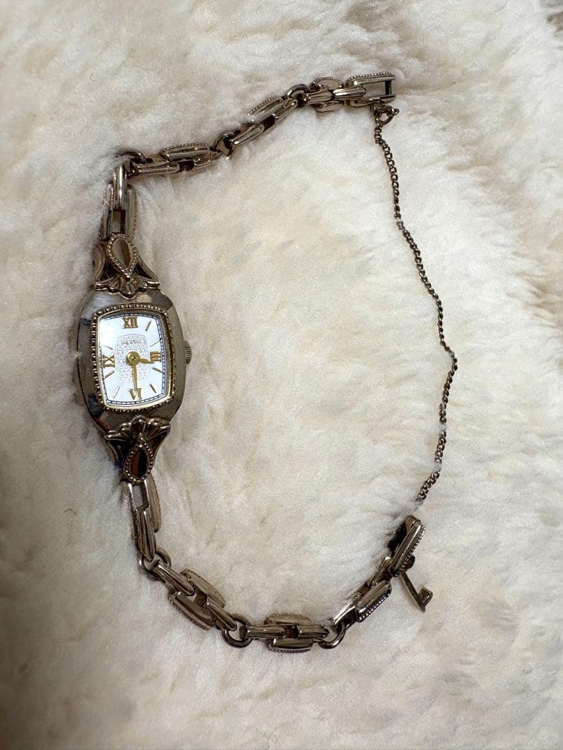 アガット 2016年クリスマス限定　スクエアフェイスウォッチ