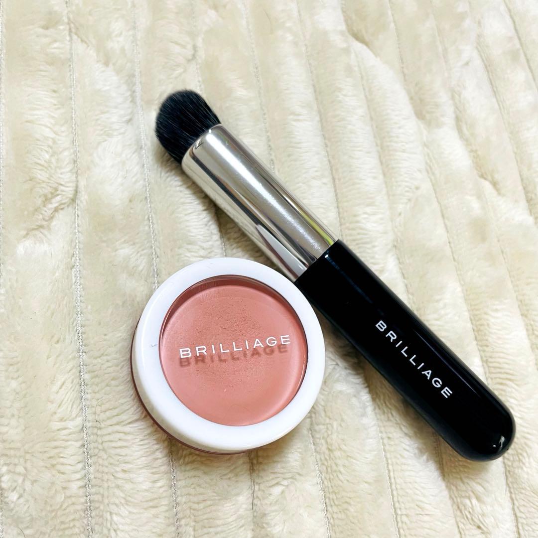 ブリリアージュ　カモフラージュコンシーラーチーク01 ワイドフィンガーブラシ