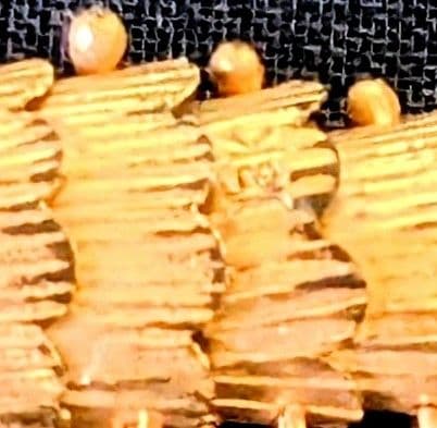 魚型チャーム 18kの刻印 目はルビーの海外製品 ビンテージ