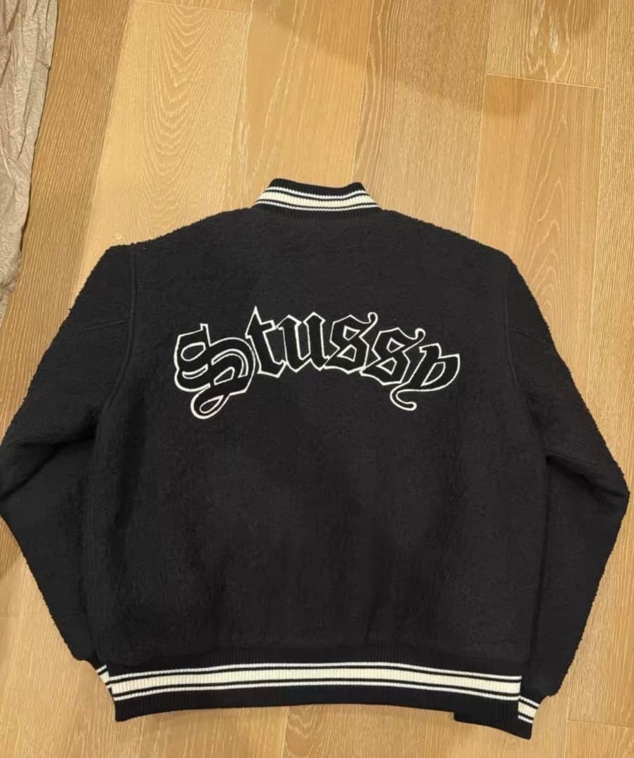 美品STUSSY ブラック スタジャン男女兼用 M