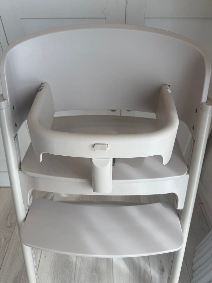 ヤトミ NOVUS ノウス ベビーハイチェア グレージュ