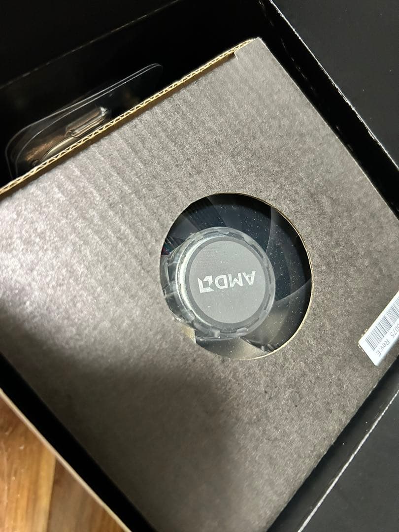 AMD Ryzen 7 3700X CPU 箱・付属クーラー付き