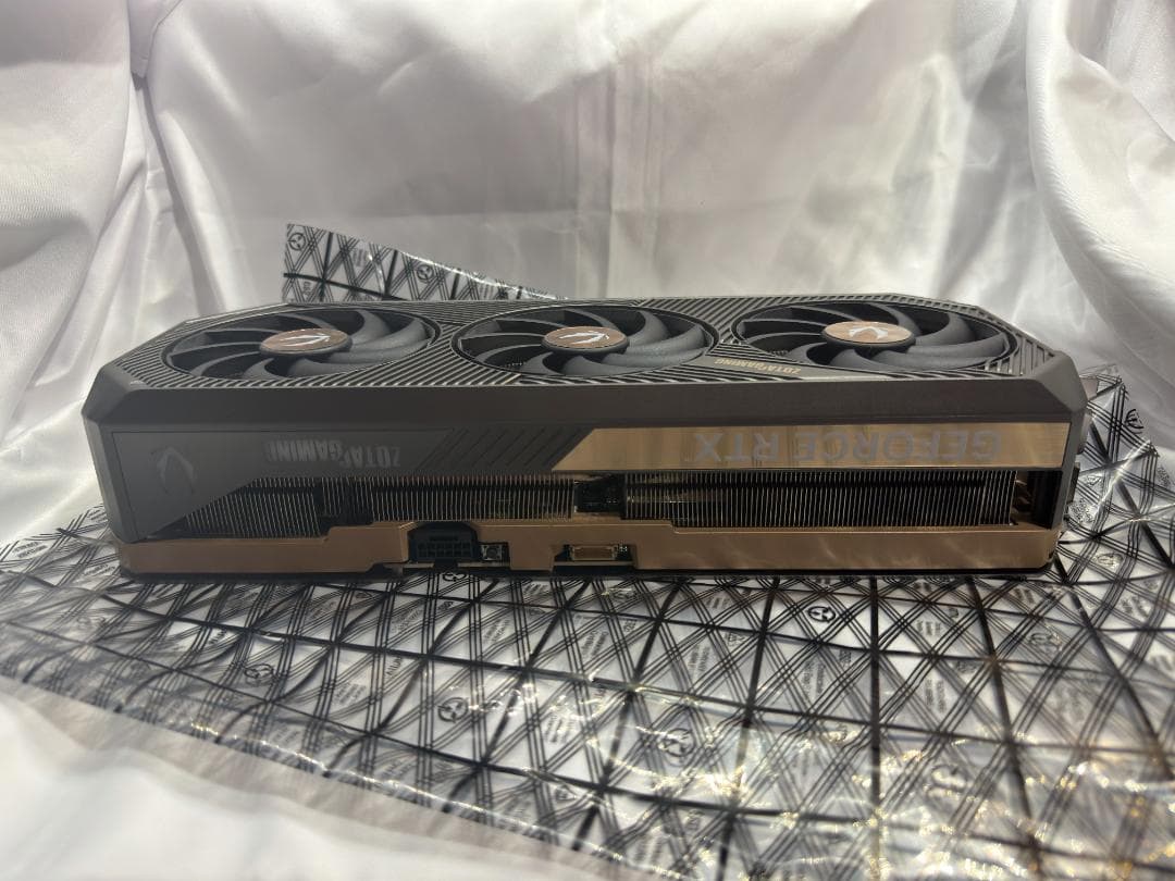 と*つ様 ZOTAC GeForce RTX 5080 16GB バルク フィン