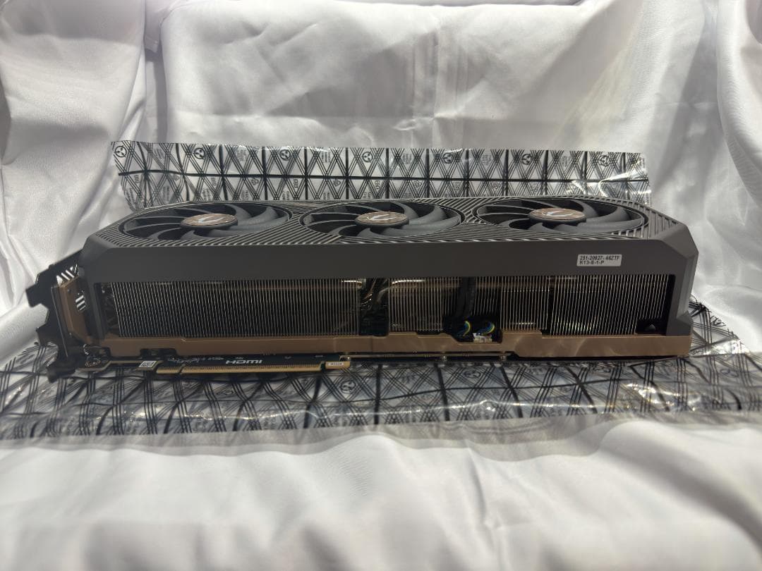 と*つ様 ZOTAC GeForce RTX 5080 16GB バルク フィン