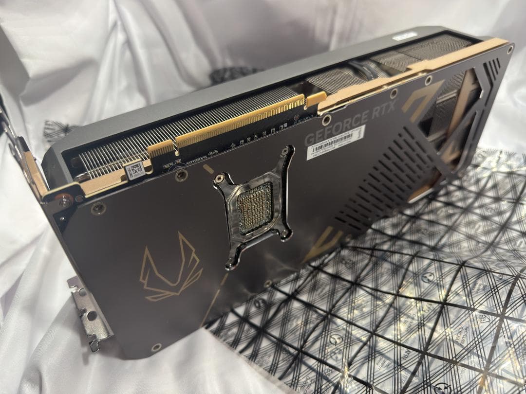 と*つ様 ZOTAC GeForce RTX 5080 16GB バルク フィン