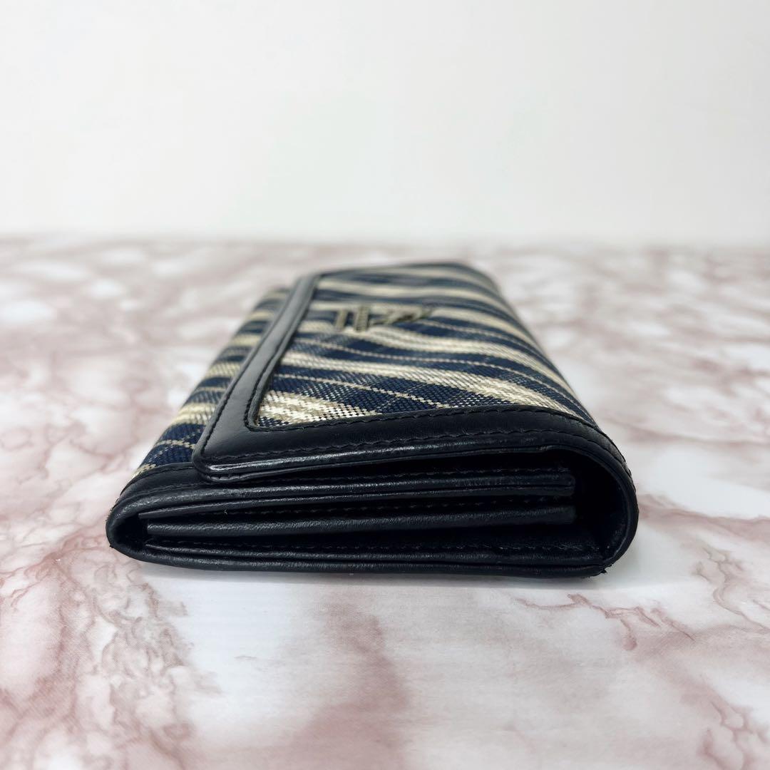 【極美品】BURBERRY チェック柄 長財布 二つ折り財布45