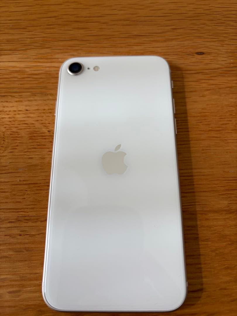 iPhoneSE 第3世代 64G スターライト SIMフリー 83%