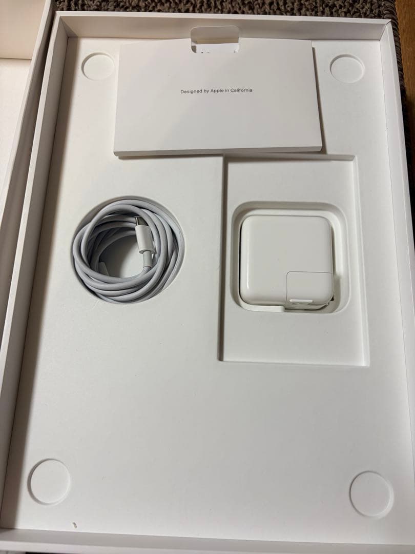 u*9様 MacBook Air シルバー SSD256GB メモリ8GB M１