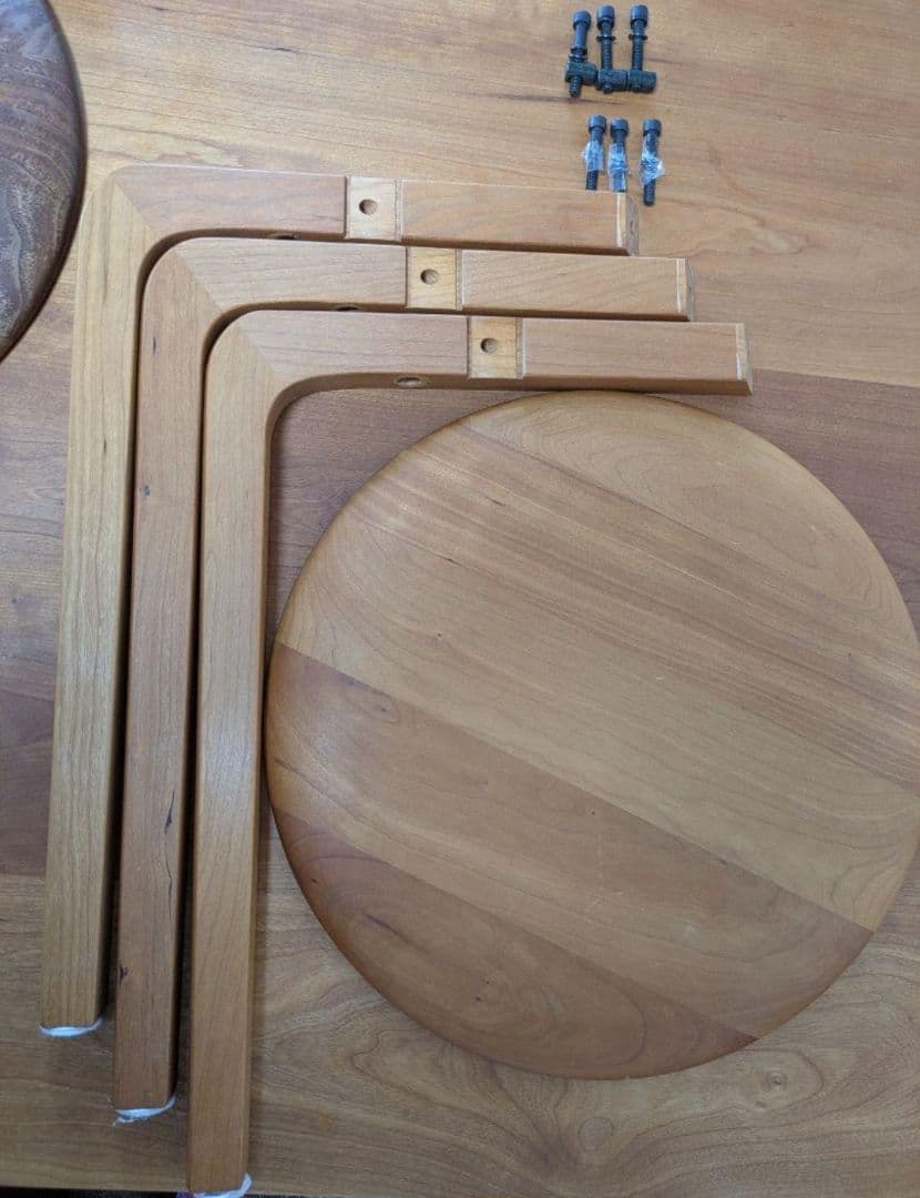 スツール DENTO 木製 無垢 チェリー 三つ足　一脚