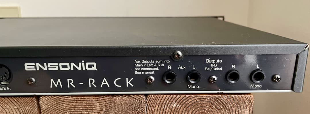 ENSONIQ MR-Rack 別売SoundROM 2個インストール済