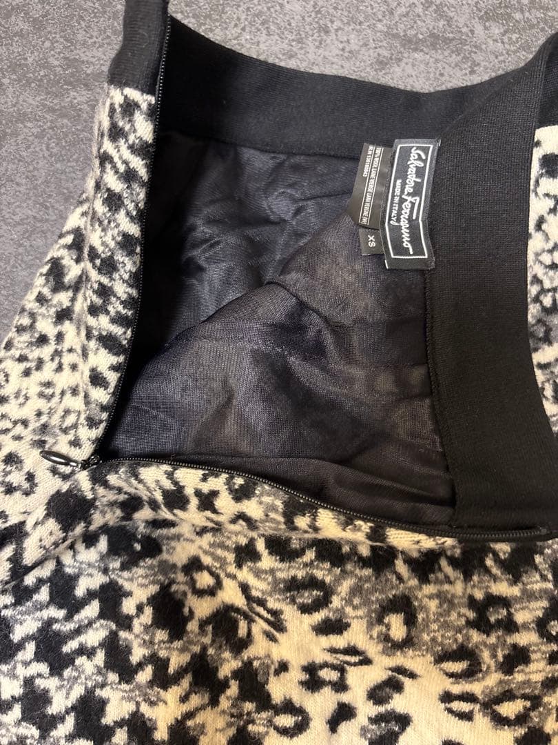 【美品】Salvatore Ferragamo レオパード柄タイトスカート XS