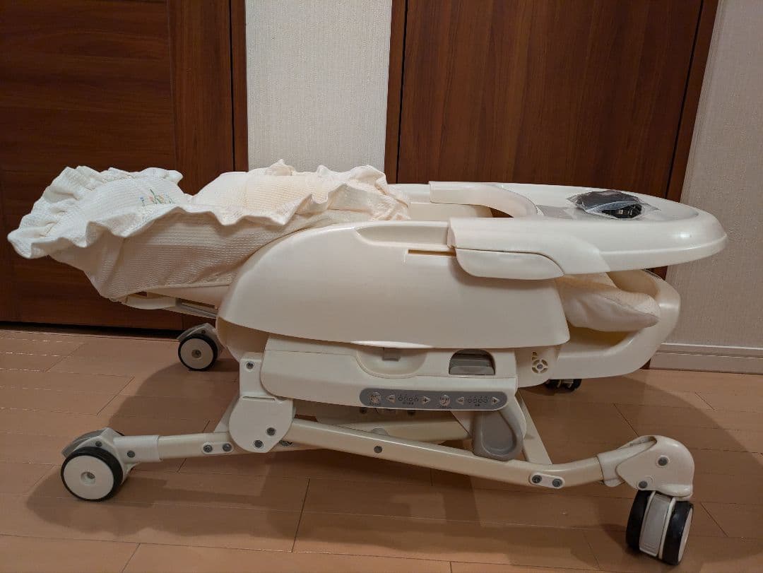 コンビ ネムリラ 電動ハイローチェア