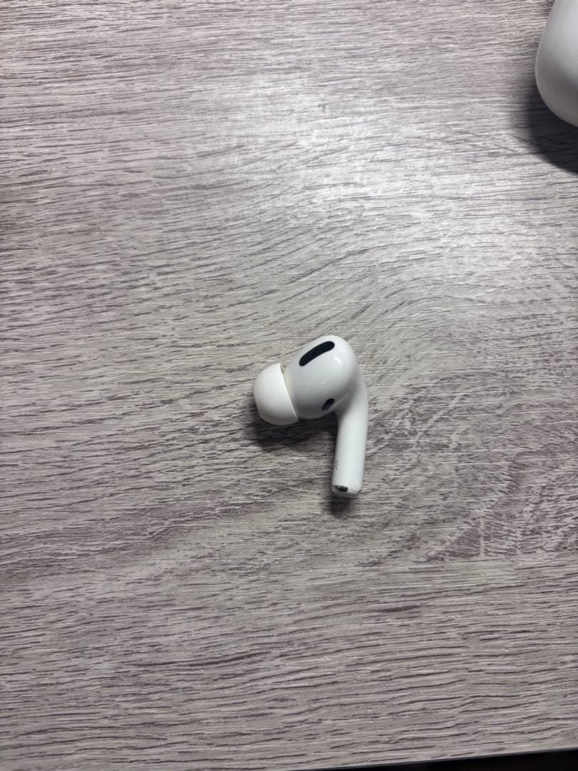 【美品】AirPods Pro初代ワイヤレスイヤホン 本体