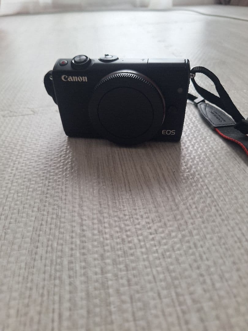 Canon　EOS M100 ミラーレスカメラ