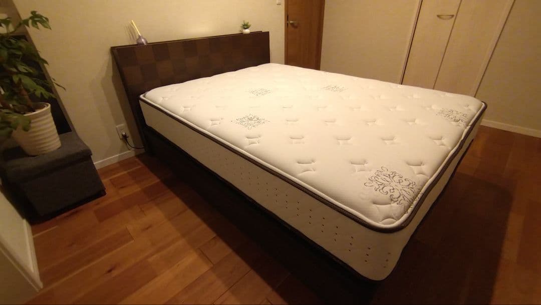 サータ　マットレス＆上位ベッドフレーム付Serta