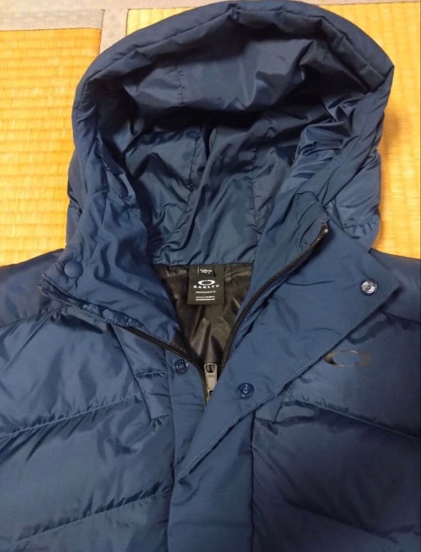 OAKLEYネイビー フード付き ダウンジャケット