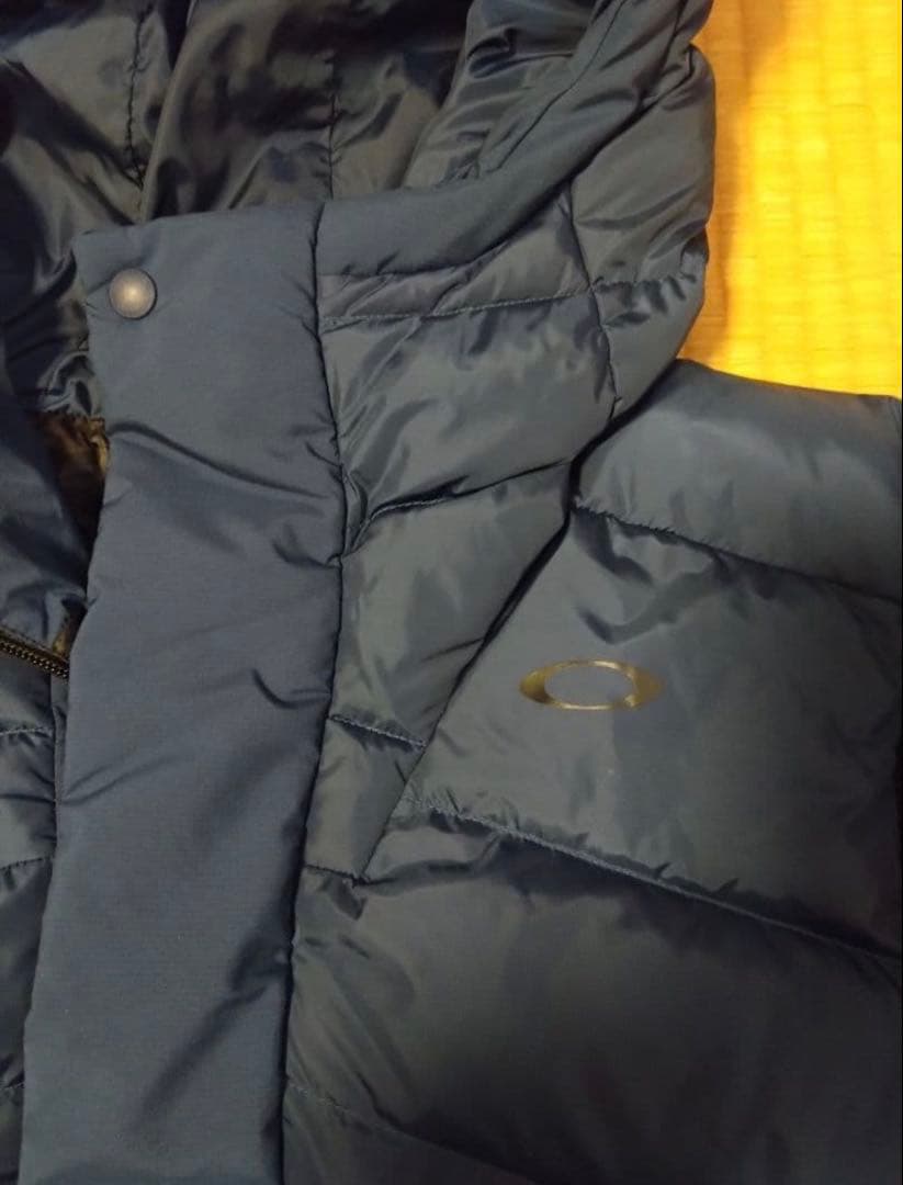 OAKLEYネイビー フード付き ダウンジャケット