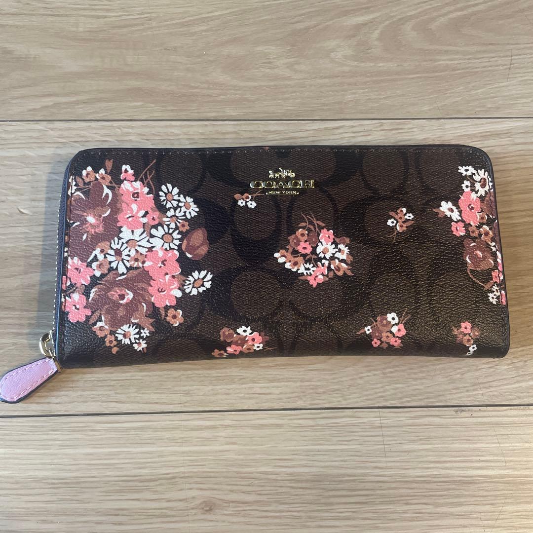 COACH コーチ F31572 ピンクの小花柄 ダークブラウン シグネチャー