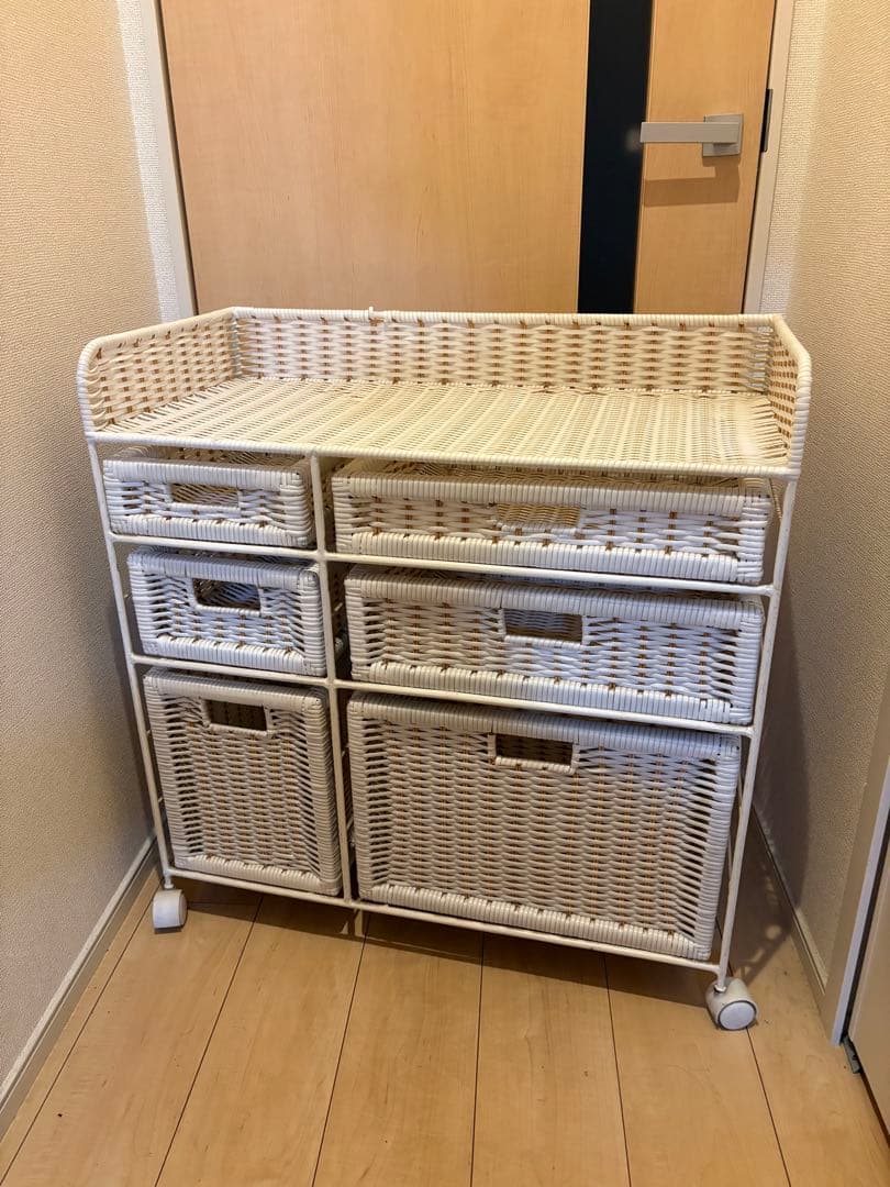 ⭐︎希少⭐︎ 北欧　ホワイトラタンチェスト　キャビネット　3段　6杯　キャリー付