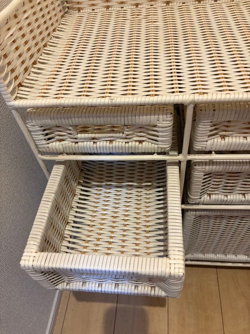 ⭐︎希少⭐︎ 北欧　ホワイトラタンチェスト　キャビネット　3段　6杯　キャリー付