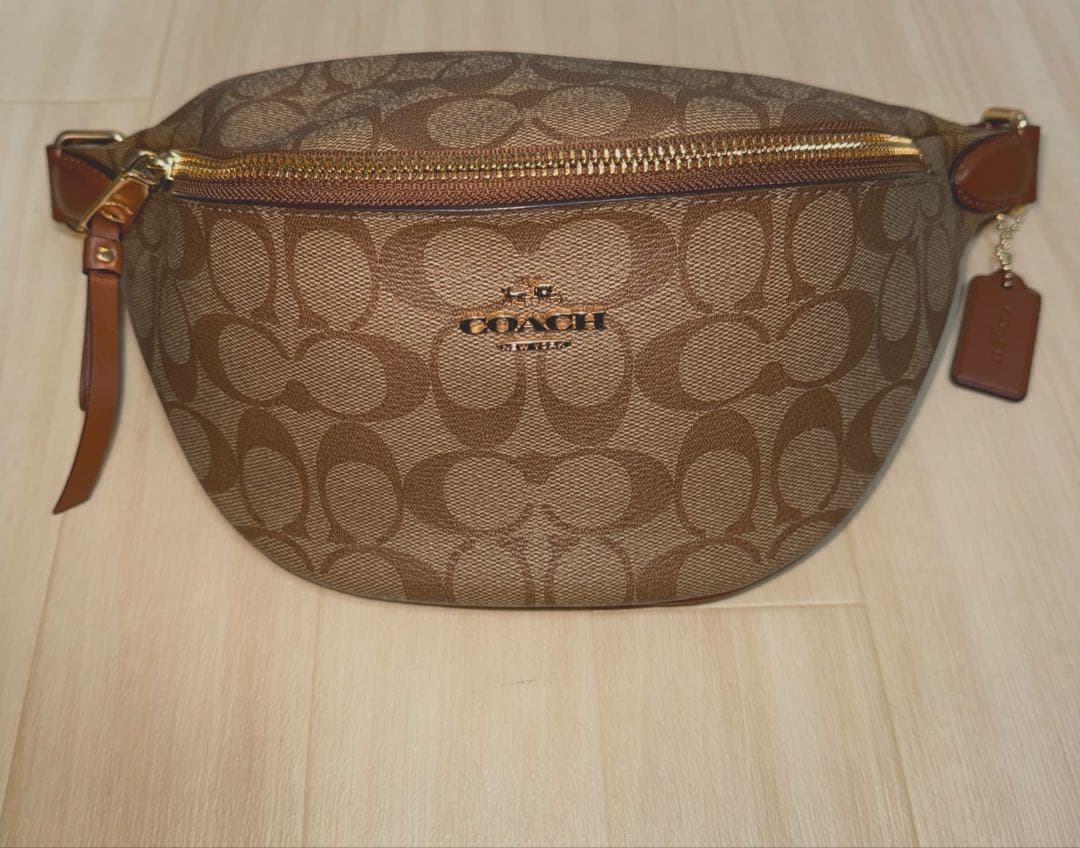 COACH ブラウン ボディバッグ タグ付き
