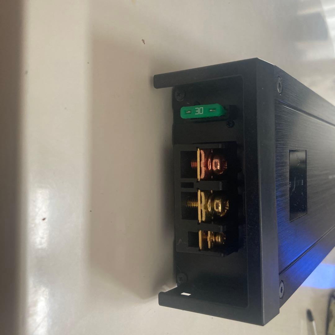 gura　アンプ　ウーファー