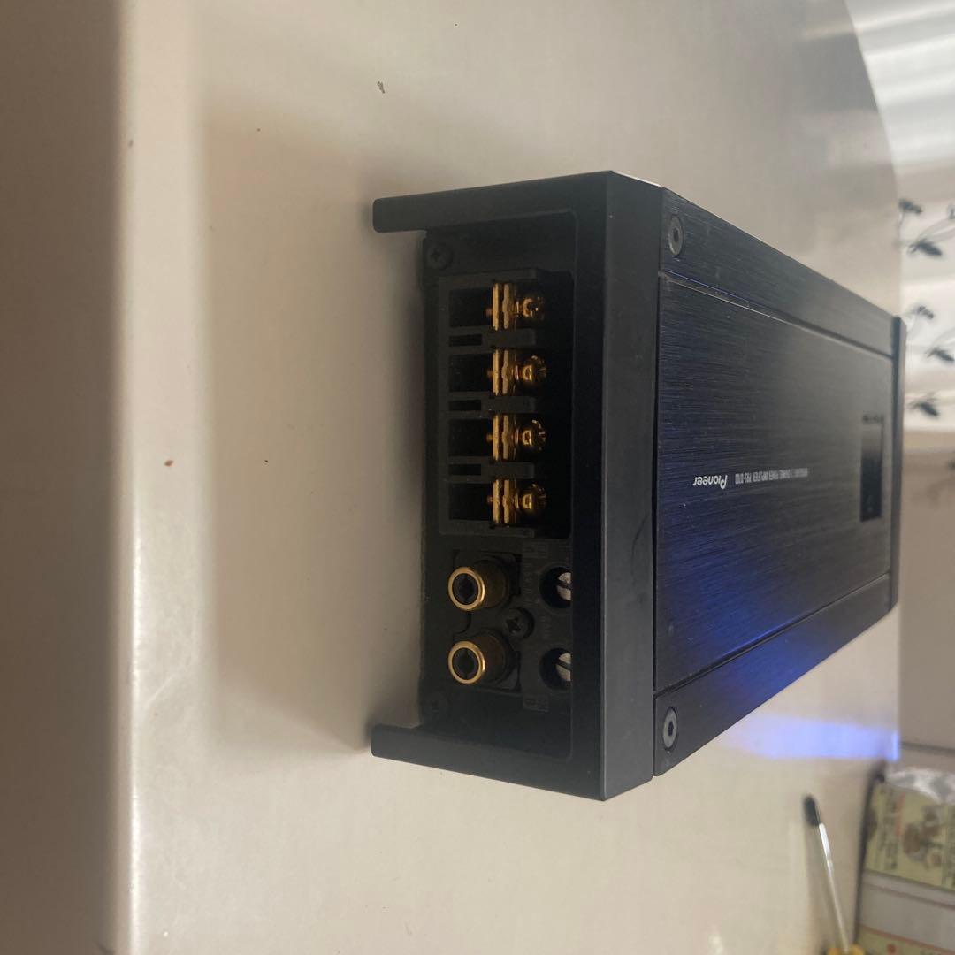 gura　アンプ　ウーファー