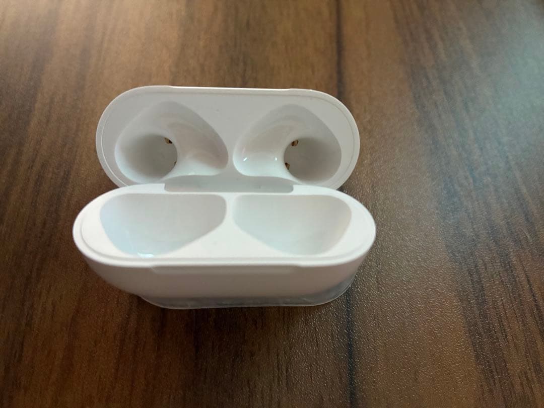 AirPods 4 （アクティブノイズキャンセリング非搭載）