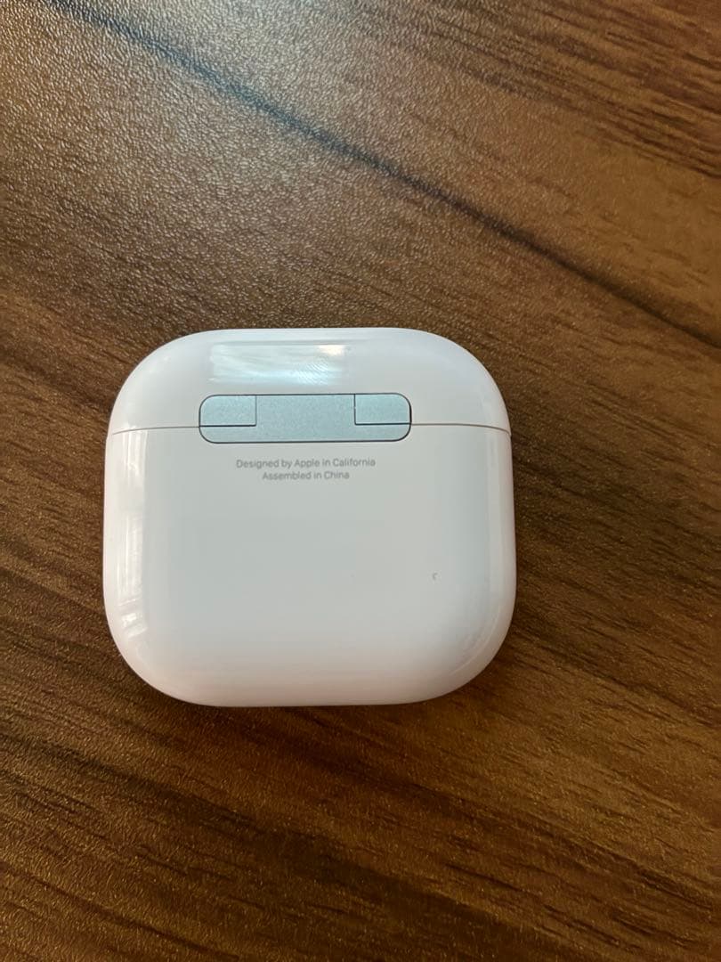 AirPods 4 （アクティブノイズキャンセリング非搭載）