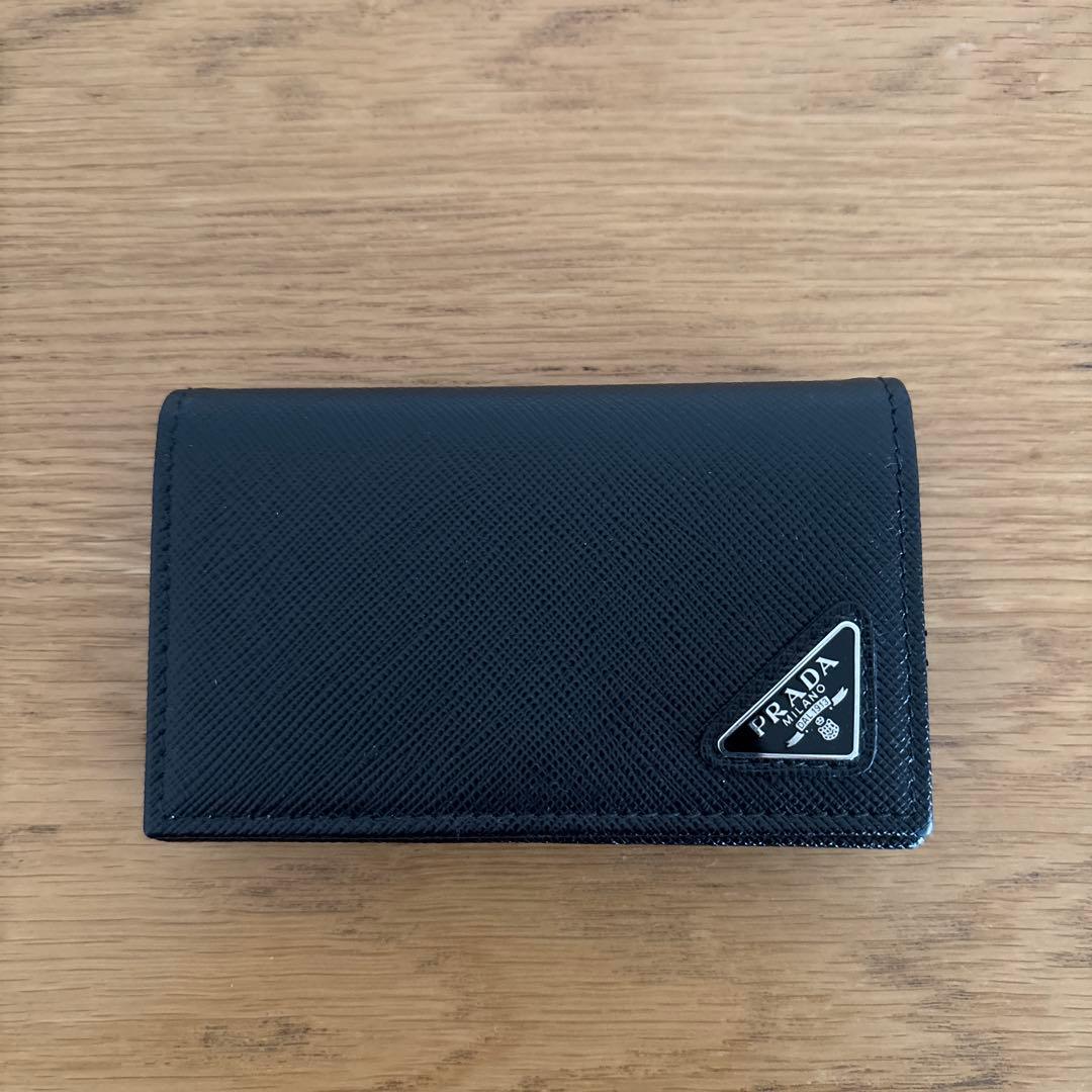 PRADA ブラック 名刺入れ サフィアーノレザー