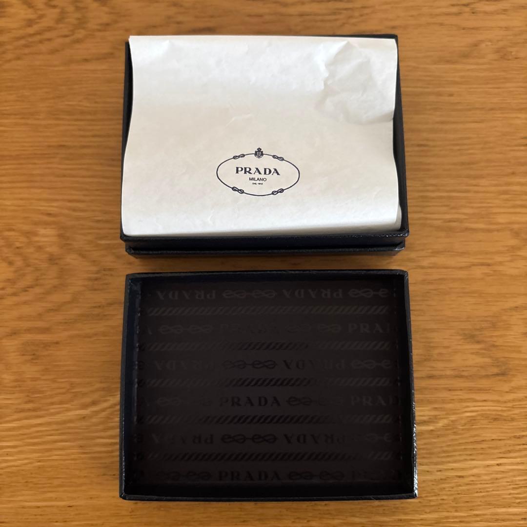 PRADA ブラック 名刺入れ サフィアーノレザー