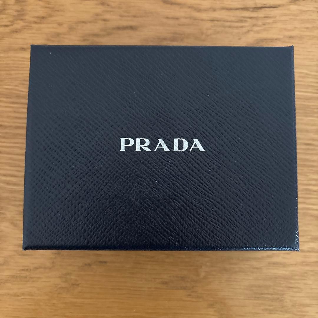 PRADA ブラック 名刺入れ サフィアーノレザー