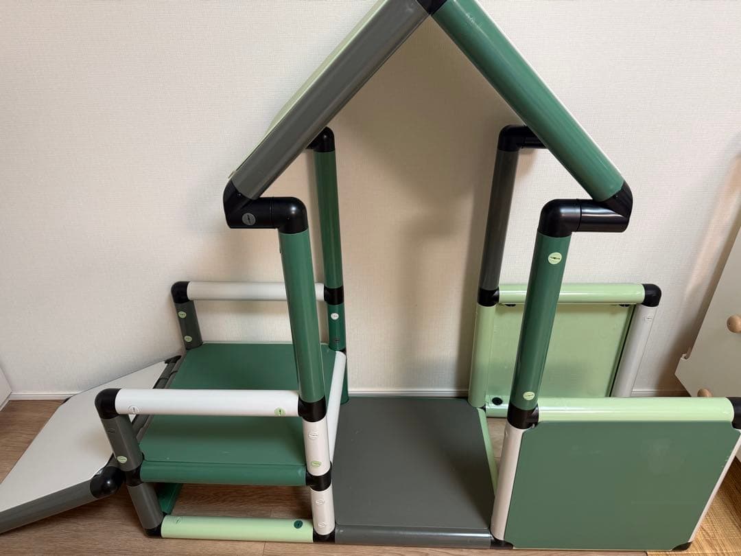 クアドロ ホーム グリーン ベビージム ボーネルンド