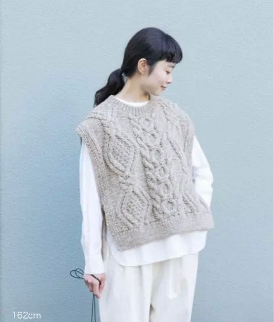 お*み様 新品タグ付き　かぐれ　ペルーアランニットベスト