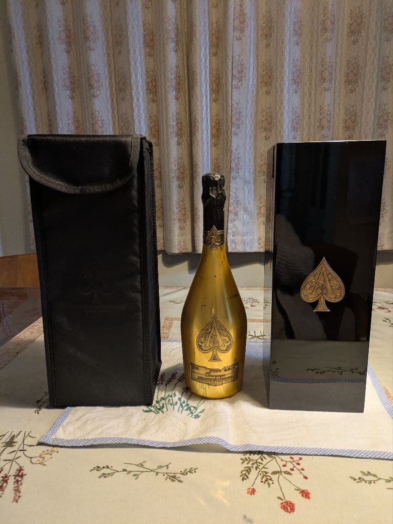 Armand de Brignac アルマンドGOLD 箱、袋付