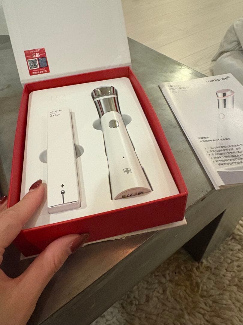 medicube AGE-R AIR 美顔器