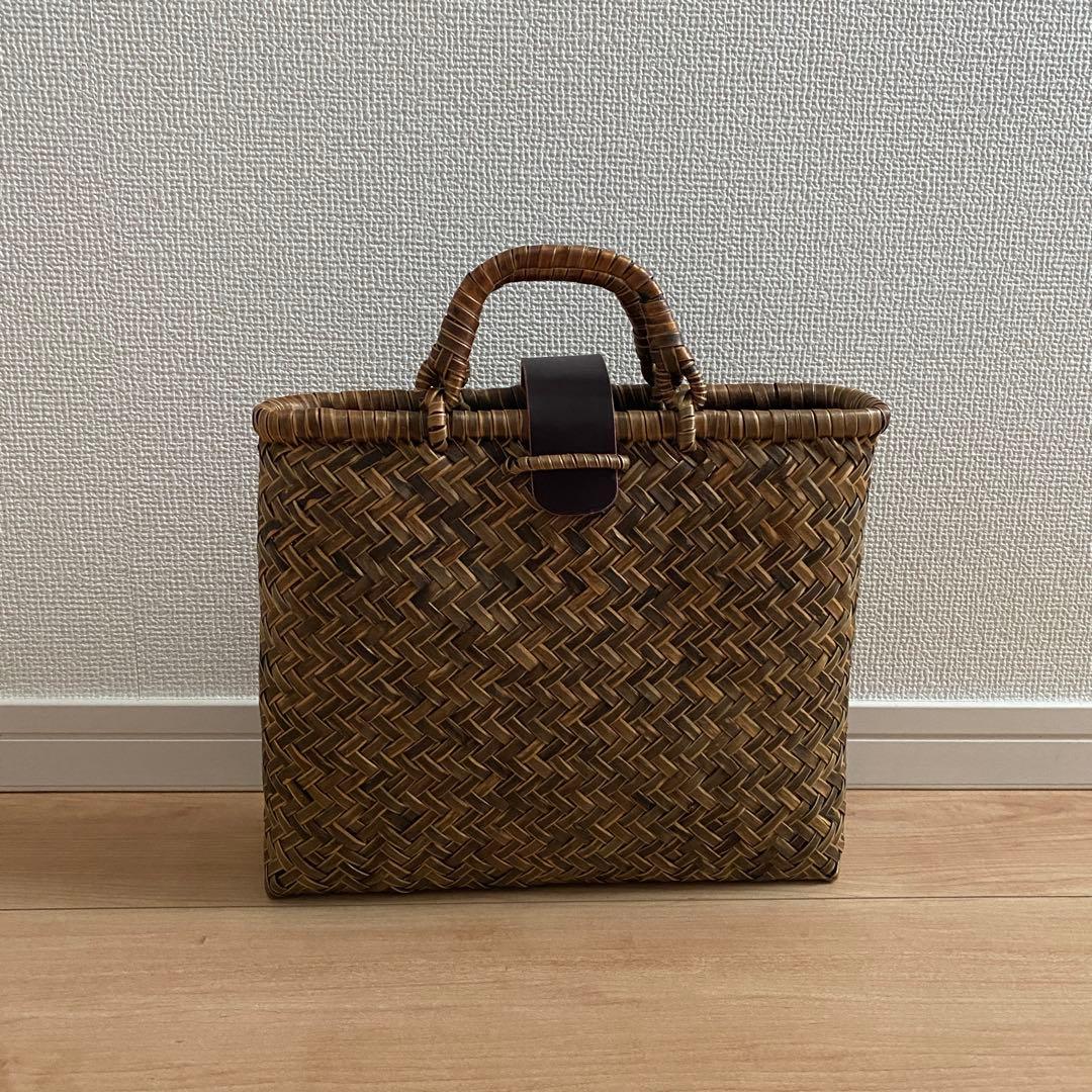 イタヤ細工　手提げ籠　貴重な染付仕上げ