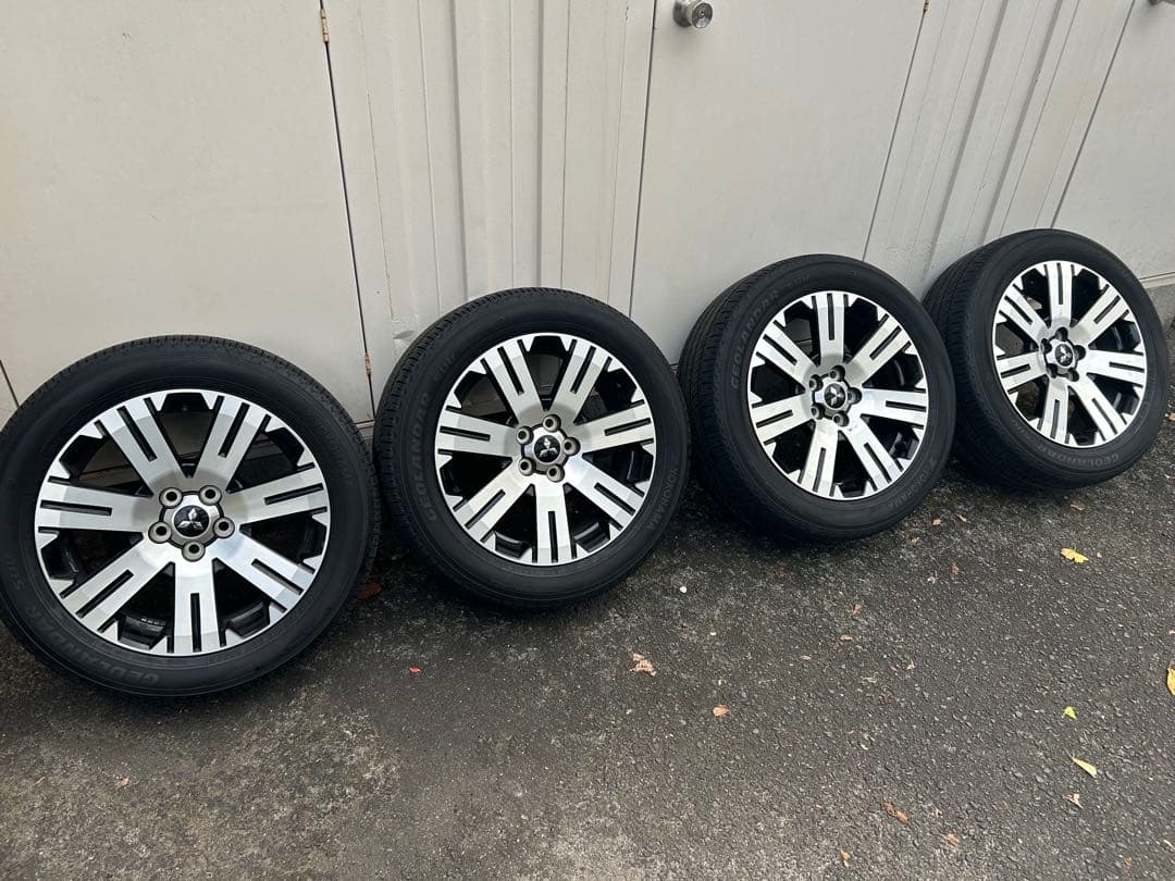 三菱デリカd5 純正タイヤホイール18インチ　4本セット