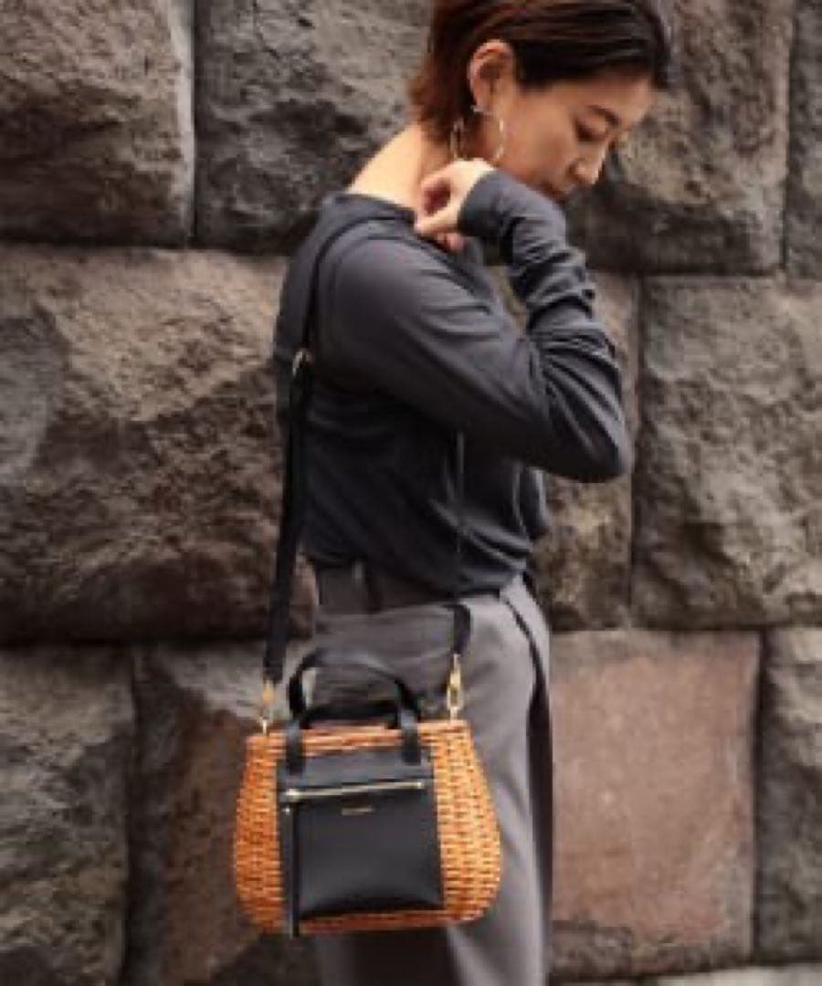 VIOLA d'ORO ラタンバッグ