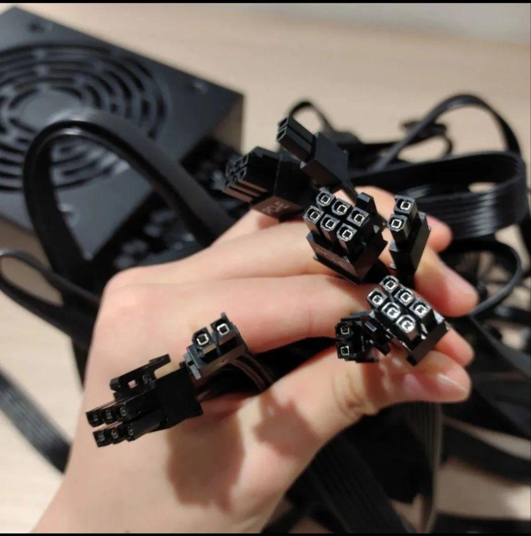 1000W ATX電源 Platinum認証　電源ユニット 極美品　pcie