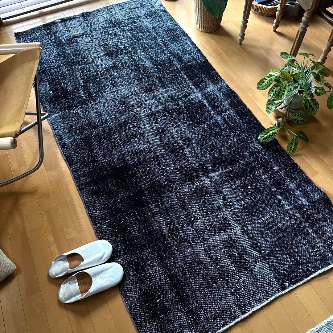 101-109×229 ブラックオーバーダイ　ワンカラー　トルコヴィンテージラグ
