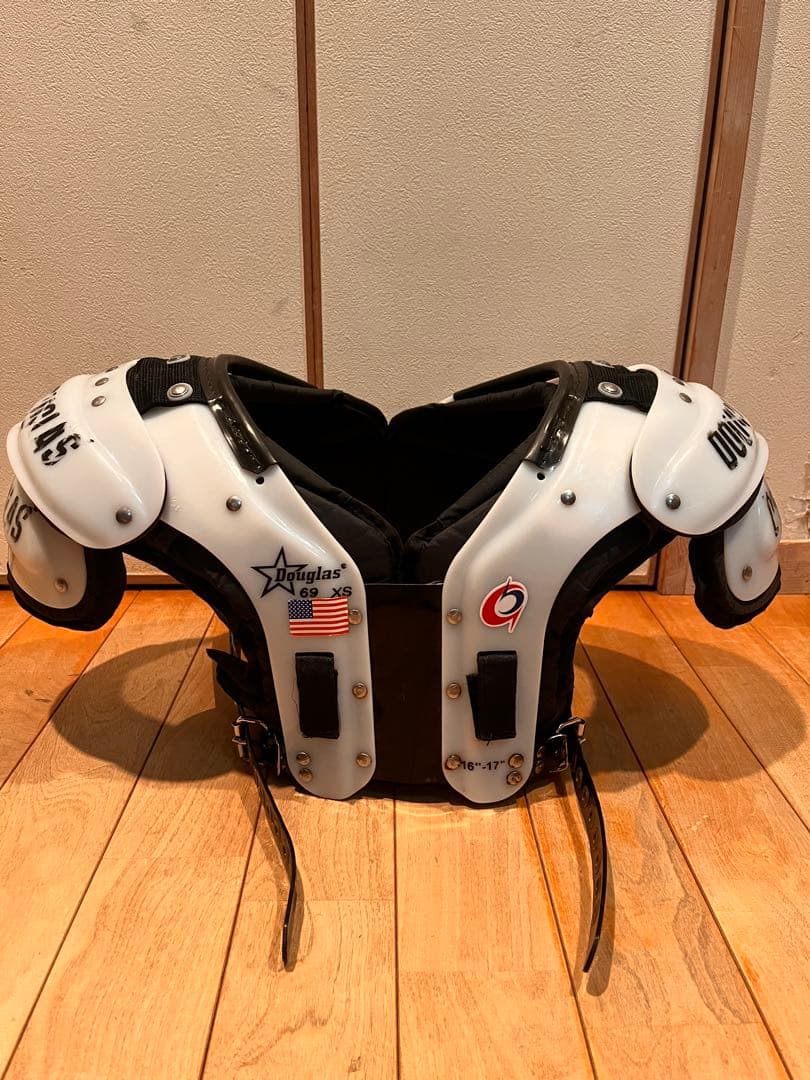 アメフト　ダグラス ショルダーパッド CP 69