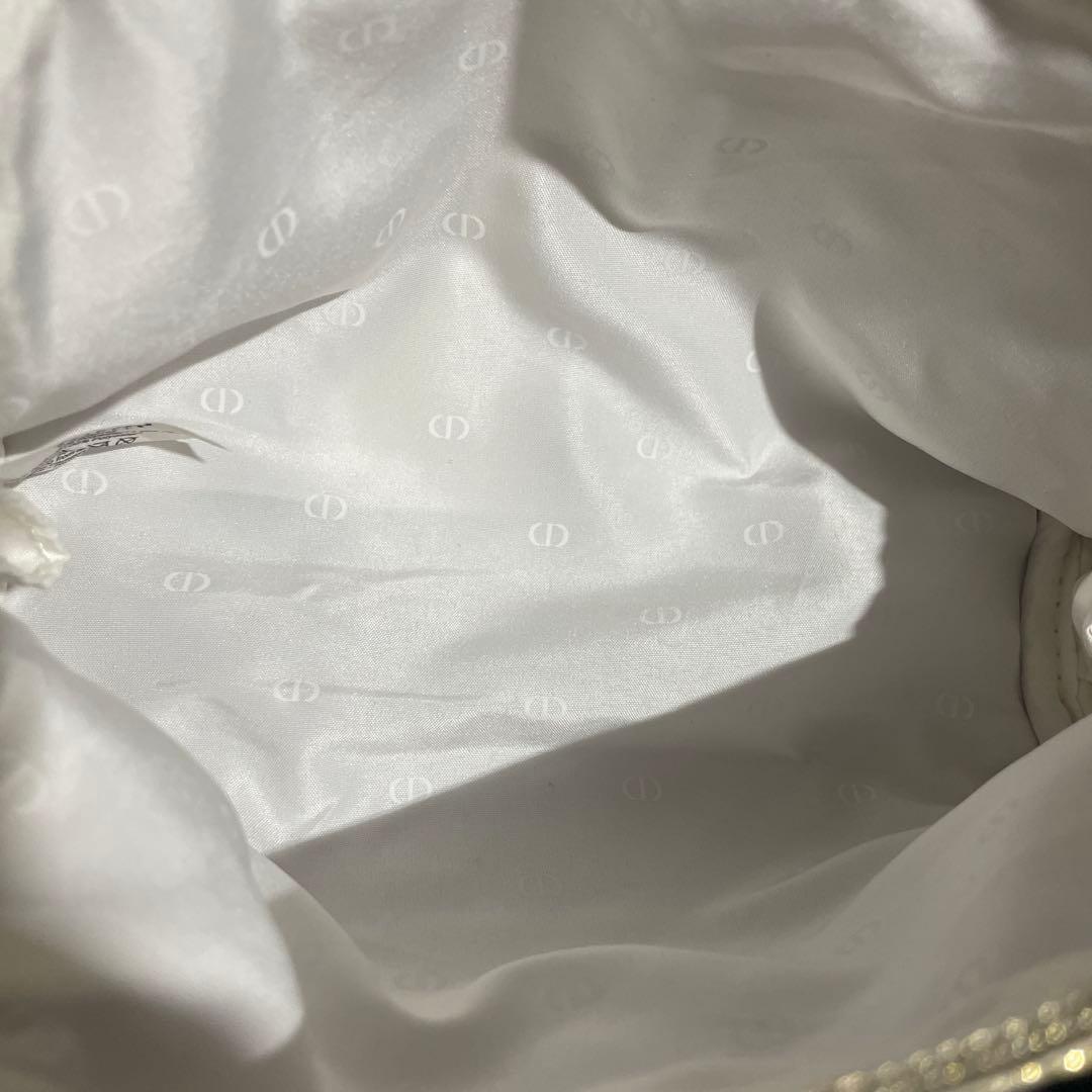 ディオール スノー エッセンス ホリデー 2024 おまけ付き