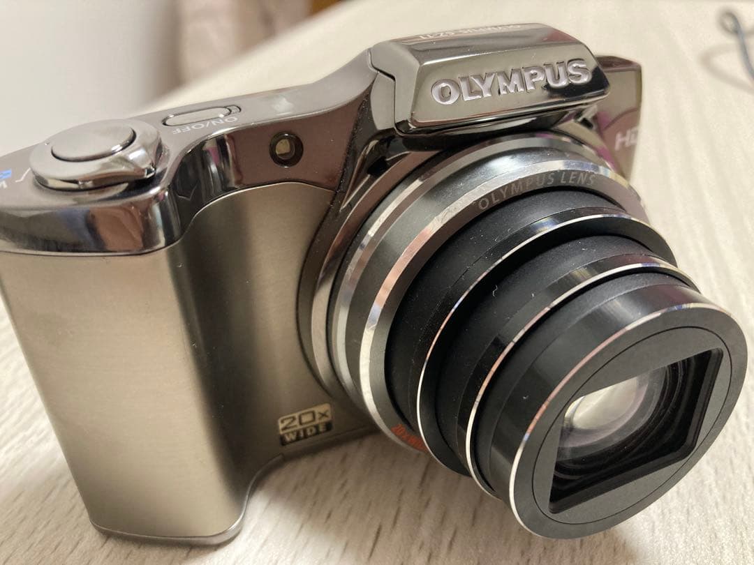 オリンパス　デジタルカメラ　OLYMPUS SZ-11 中古