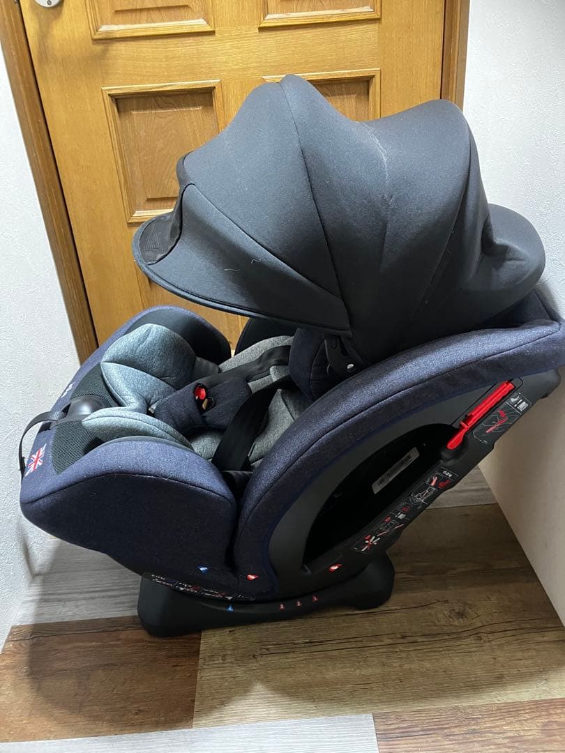 新品購入本人のみ使用 Joie ジョイー車用チャイルドシート グレー/ブラック