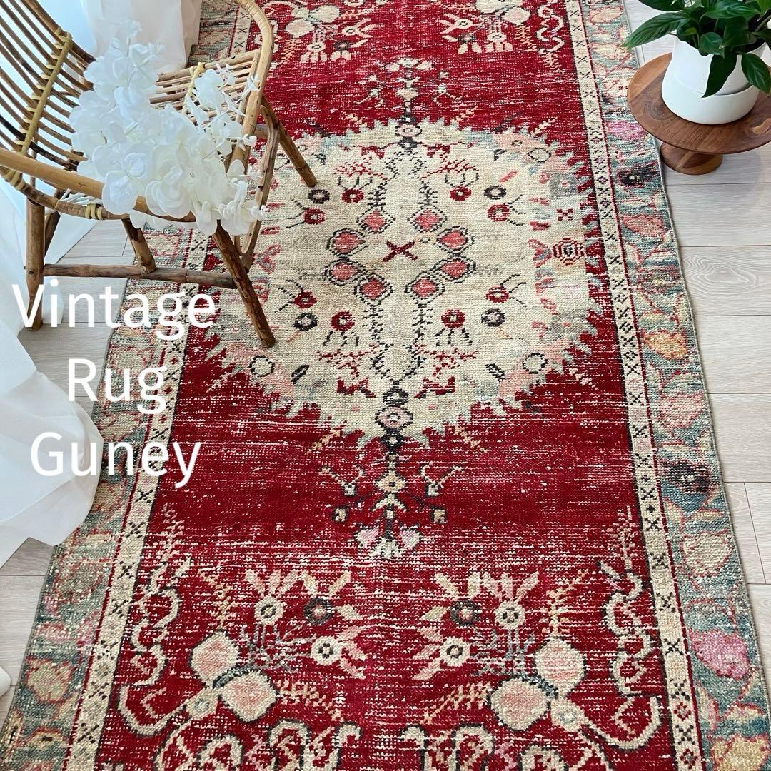 レア貴重✳︎大判　ギュネイラグ　レッド　淡いブルー　ピンク　トルコヴィンテージラグ