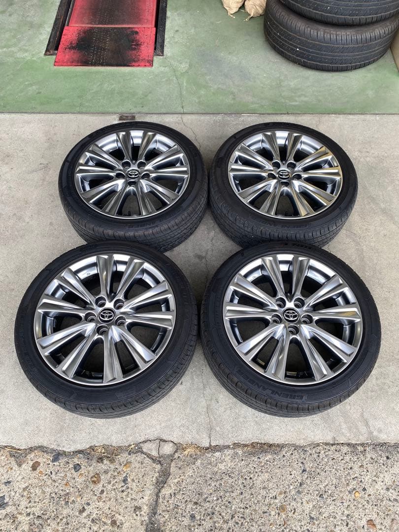 30アルファード純正 ハイグロス 225/45R18 セット