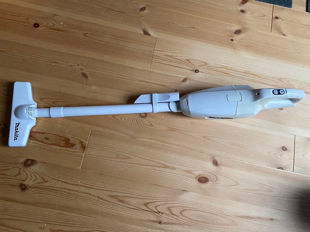 【ジャンク】Makita コードレス掃除機　CL107FD バッテリー×2