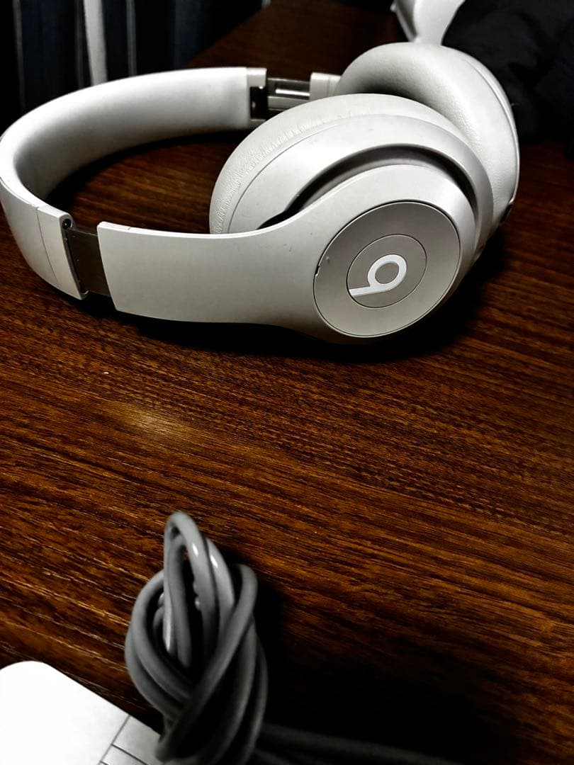 Beats Studio Pro サンドストーン ワイヤレスヘッドホン